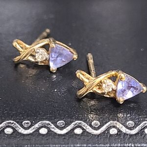 Diamonds International stud earrings 14k gold